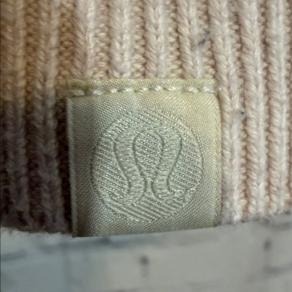 lululemon athletica Men's Ivory Textured Knit Crewneck Sweater Size M - Picture 9 of 9
